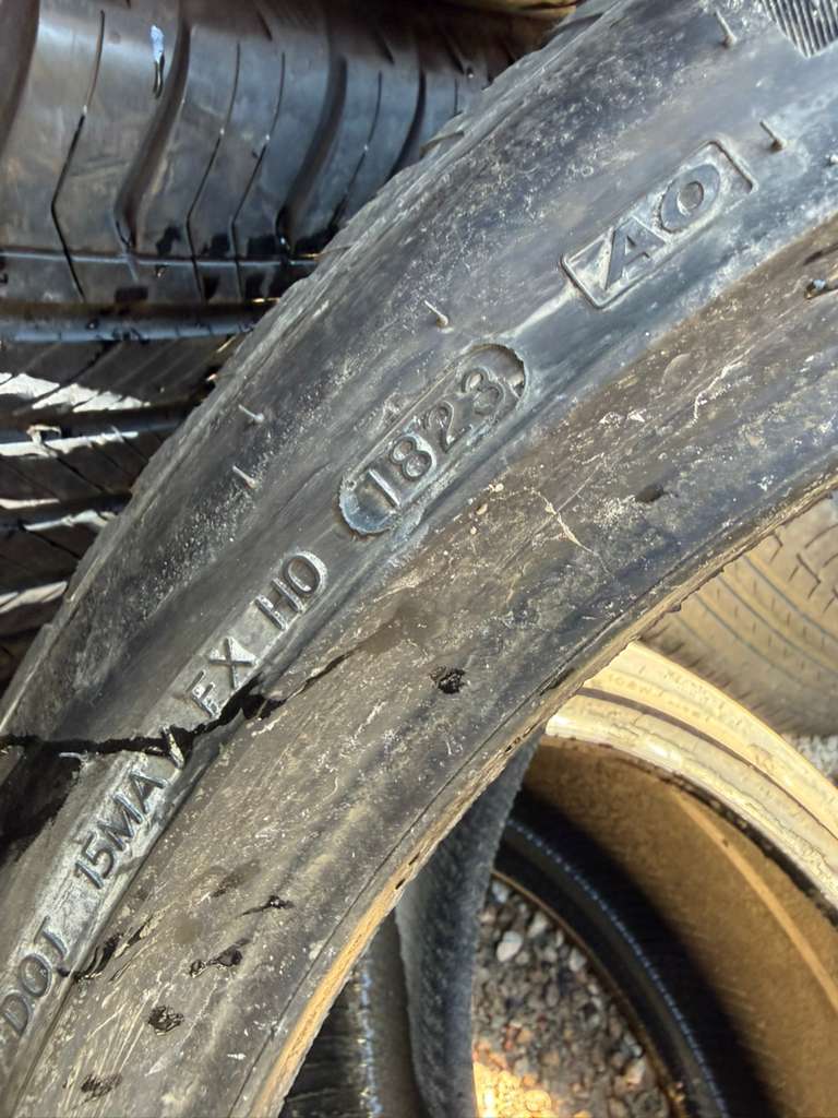 295/35R23 Pair (2 Used Tires) Hankook Winter i*cept Evo2