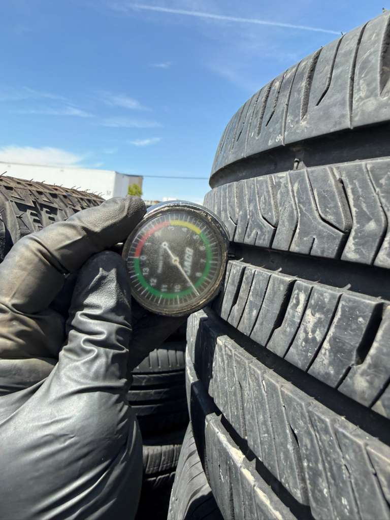 235/60R17 Pair (2 Used Tires) Hankook Kinergy PT