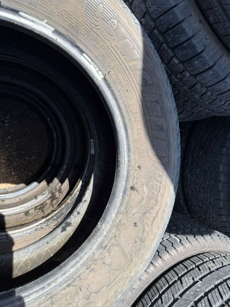 225/65R17 Set (4 Used Tires) Michelin Defender T+H