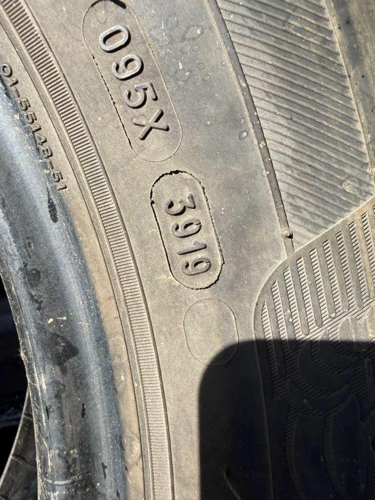 225/65R17 Set (4 Used Tires) Michelin Defender T+H