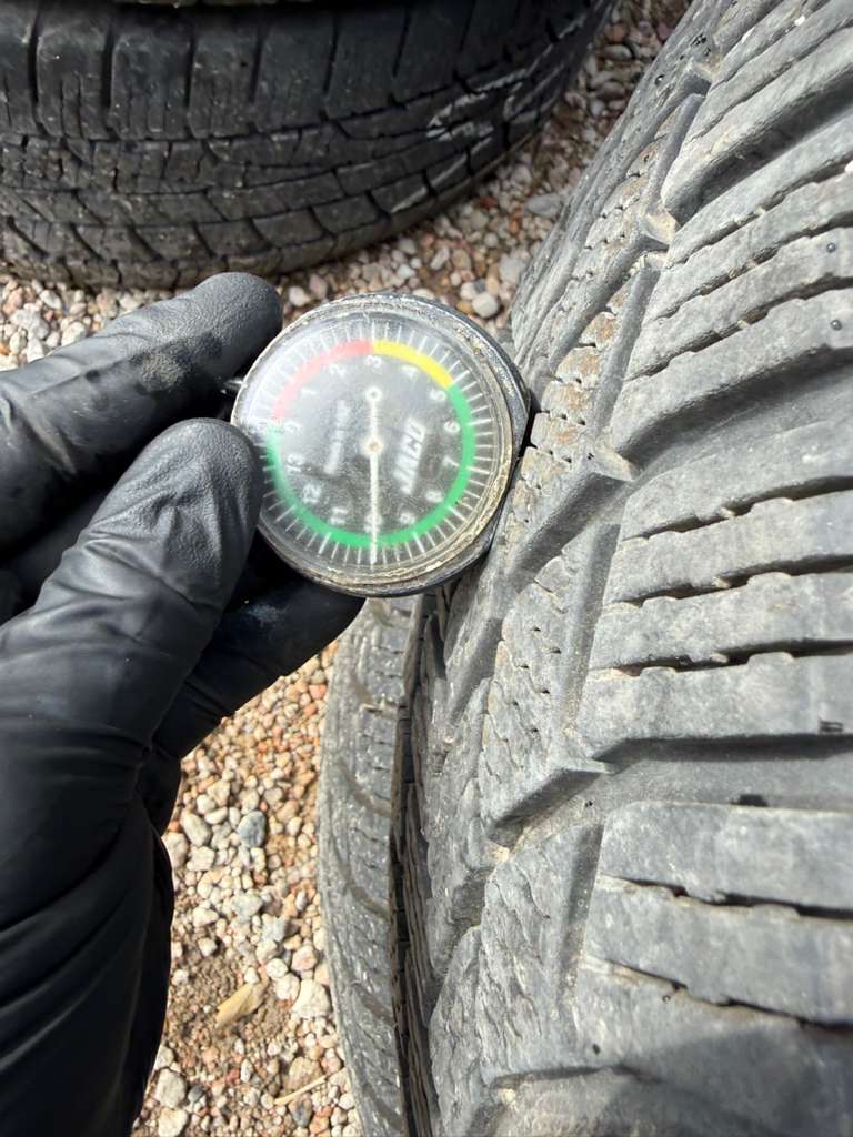 225/65R17 Pair (2 Used Tires)Michelin X-Ice snow suv