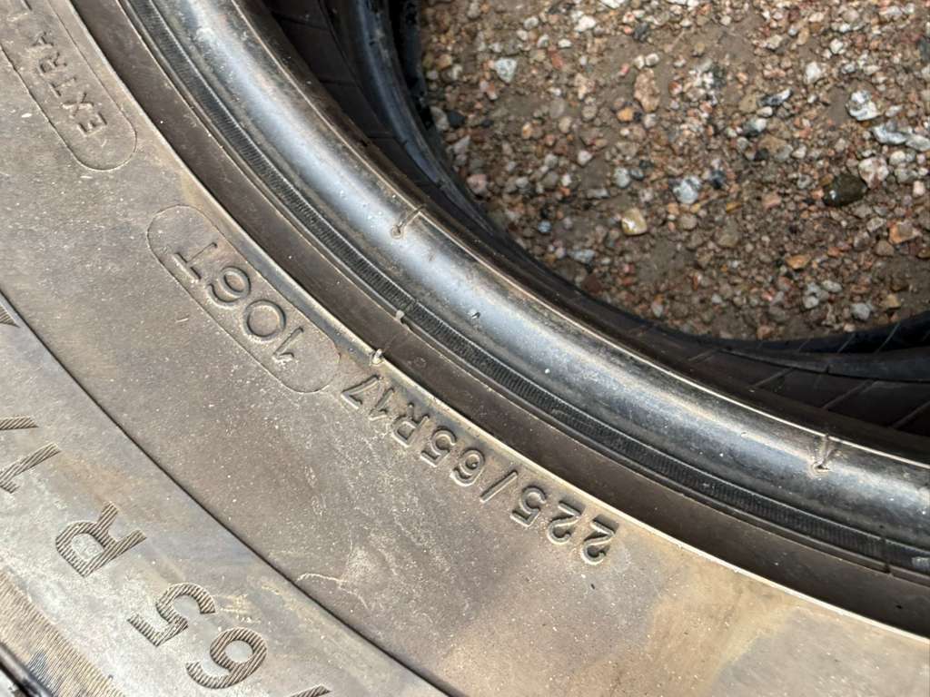 225/65R17 Pair (2 Used Tires)Michelin X-Ice snow suv
