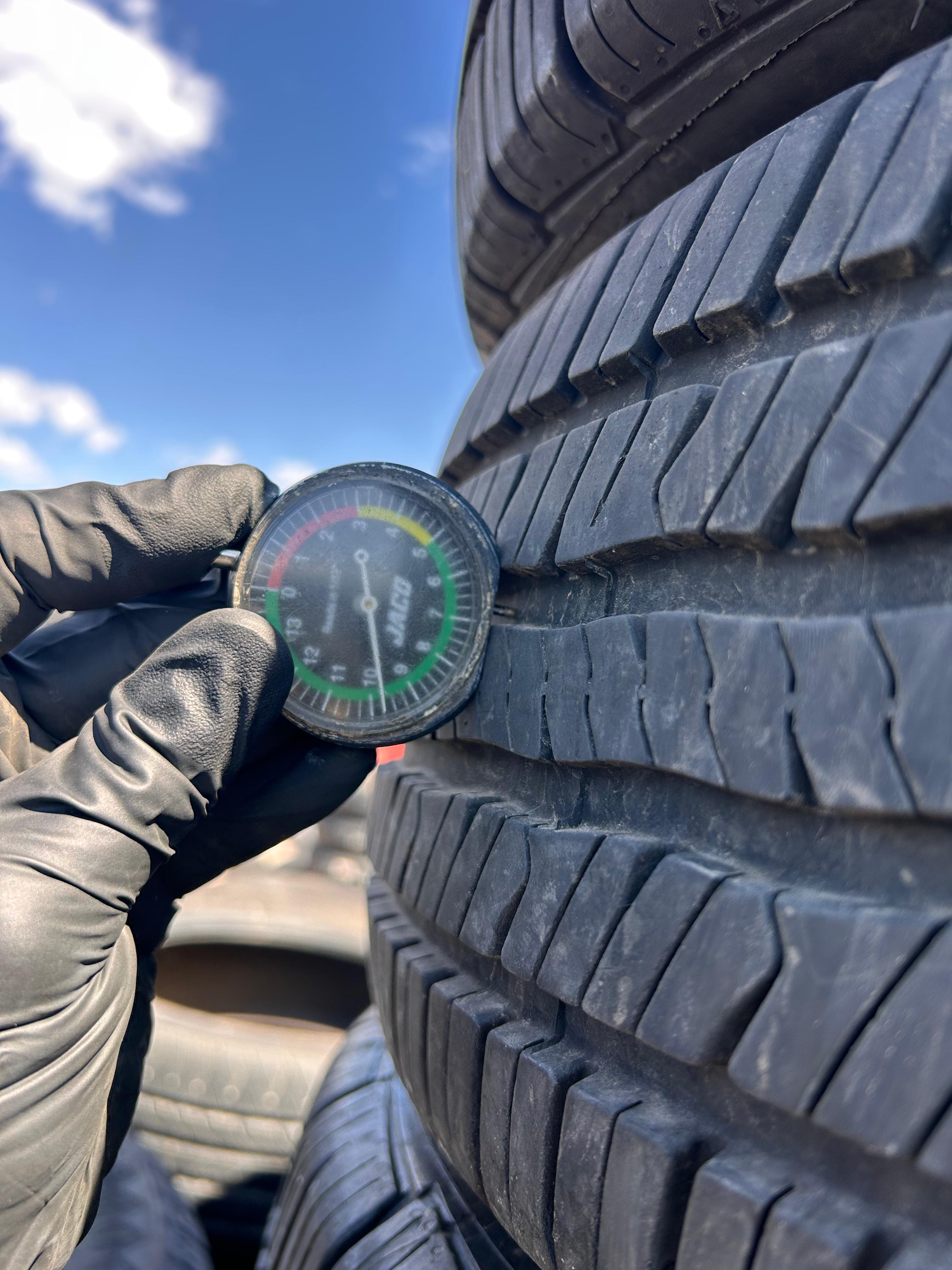 225/65R17  Set (4 Used Tires) Bfgoodrich Advantage Control