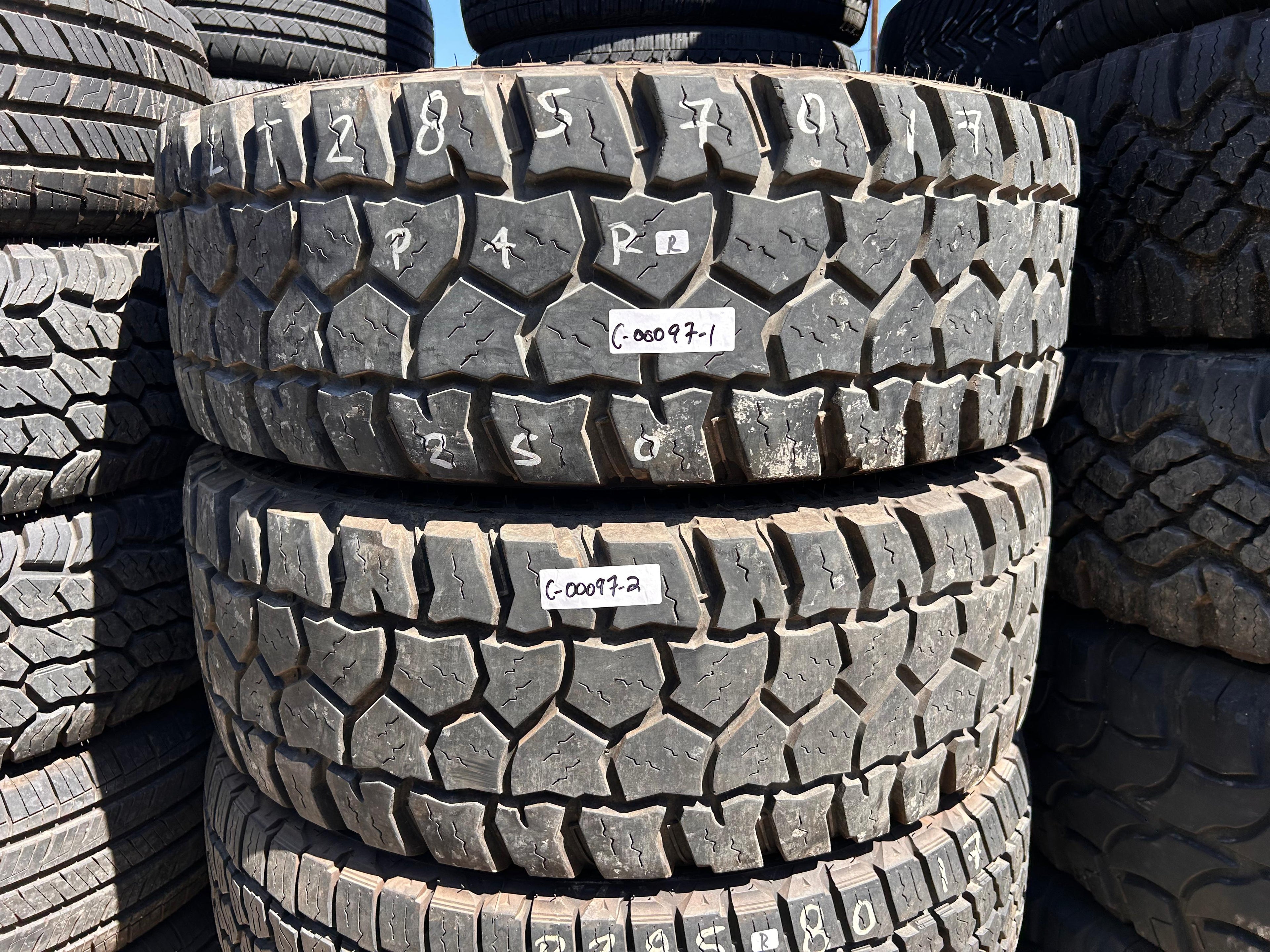LT285/70R17  Pair (2 Used Tires) Hercules Terratrac TG