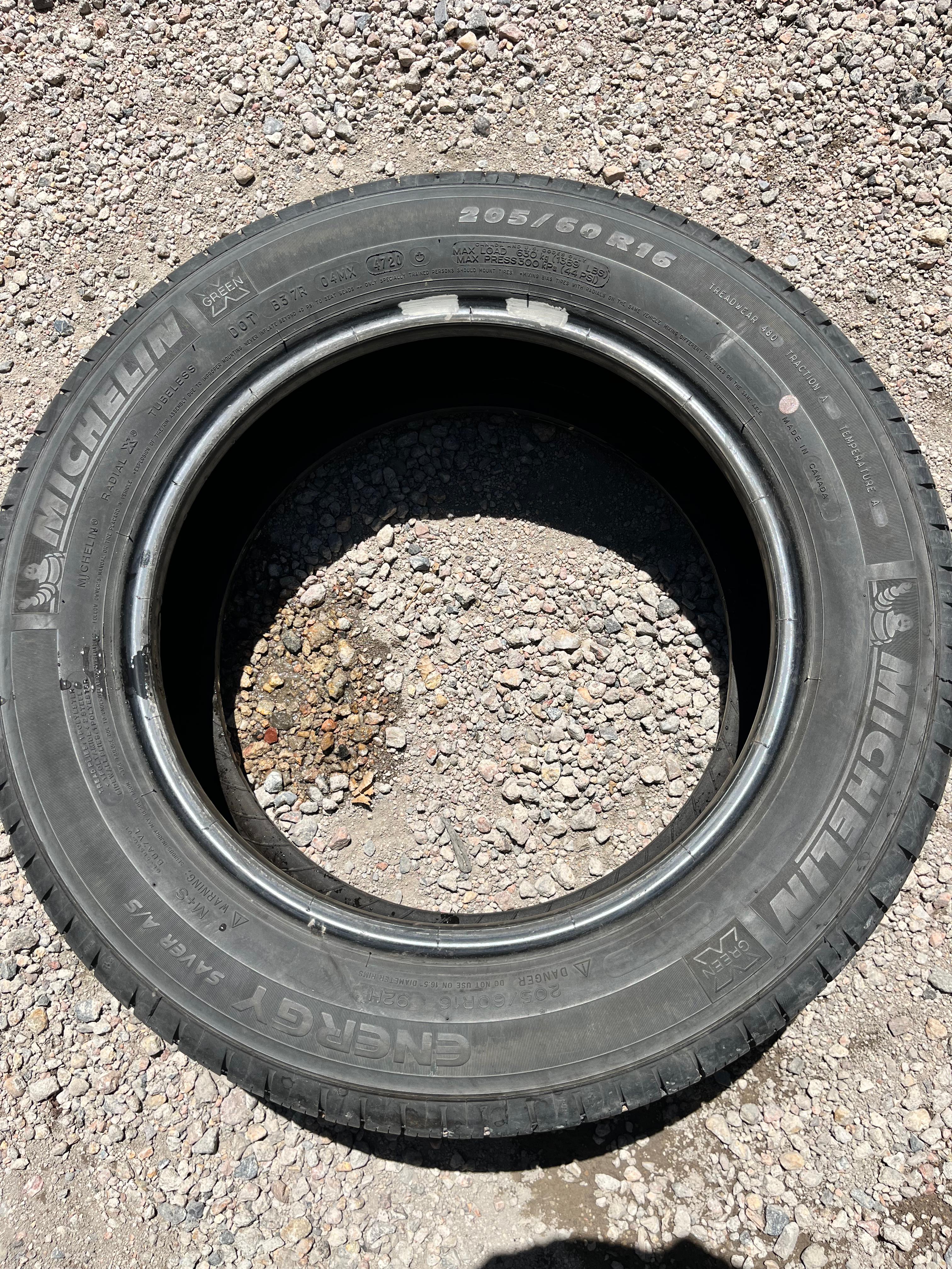 205/60R16  Pair (2 Used Tires) MICHELIN Energy saver