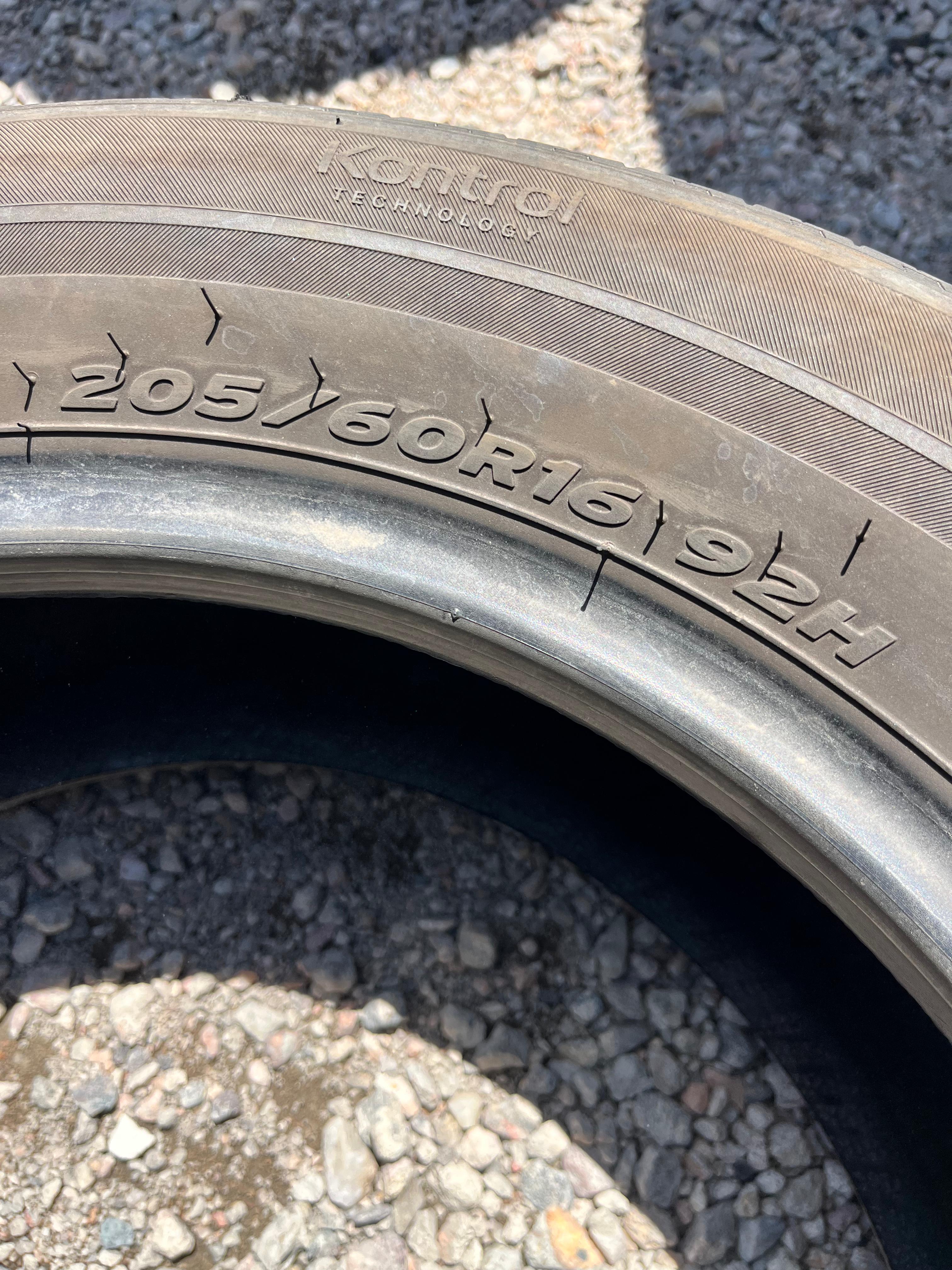 205/60R16  Pair (2 Used Tires) Hankook Kinergy GT