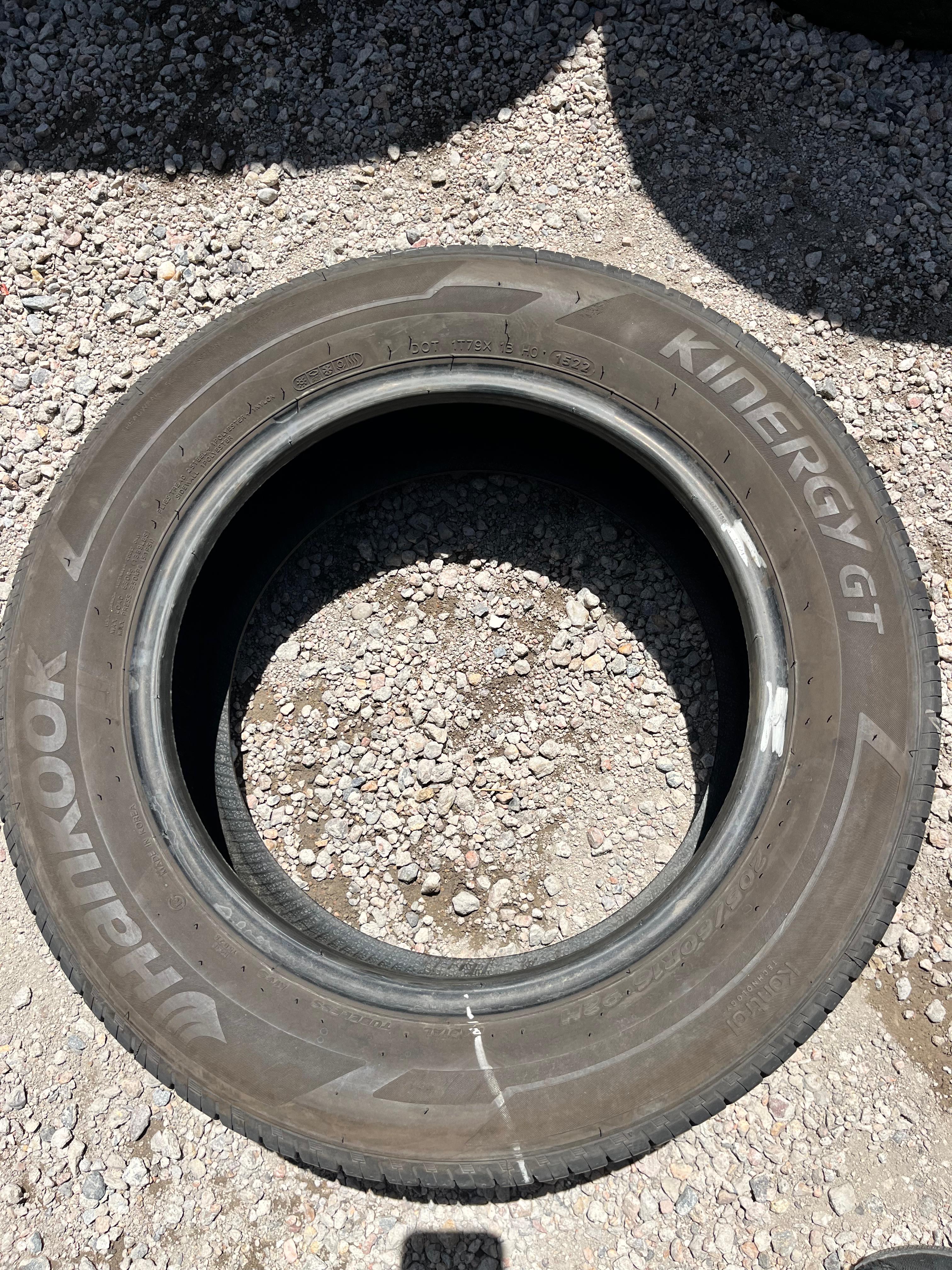 205/60R16  Pair (2 Used Tires) Hankook Kinergy GT