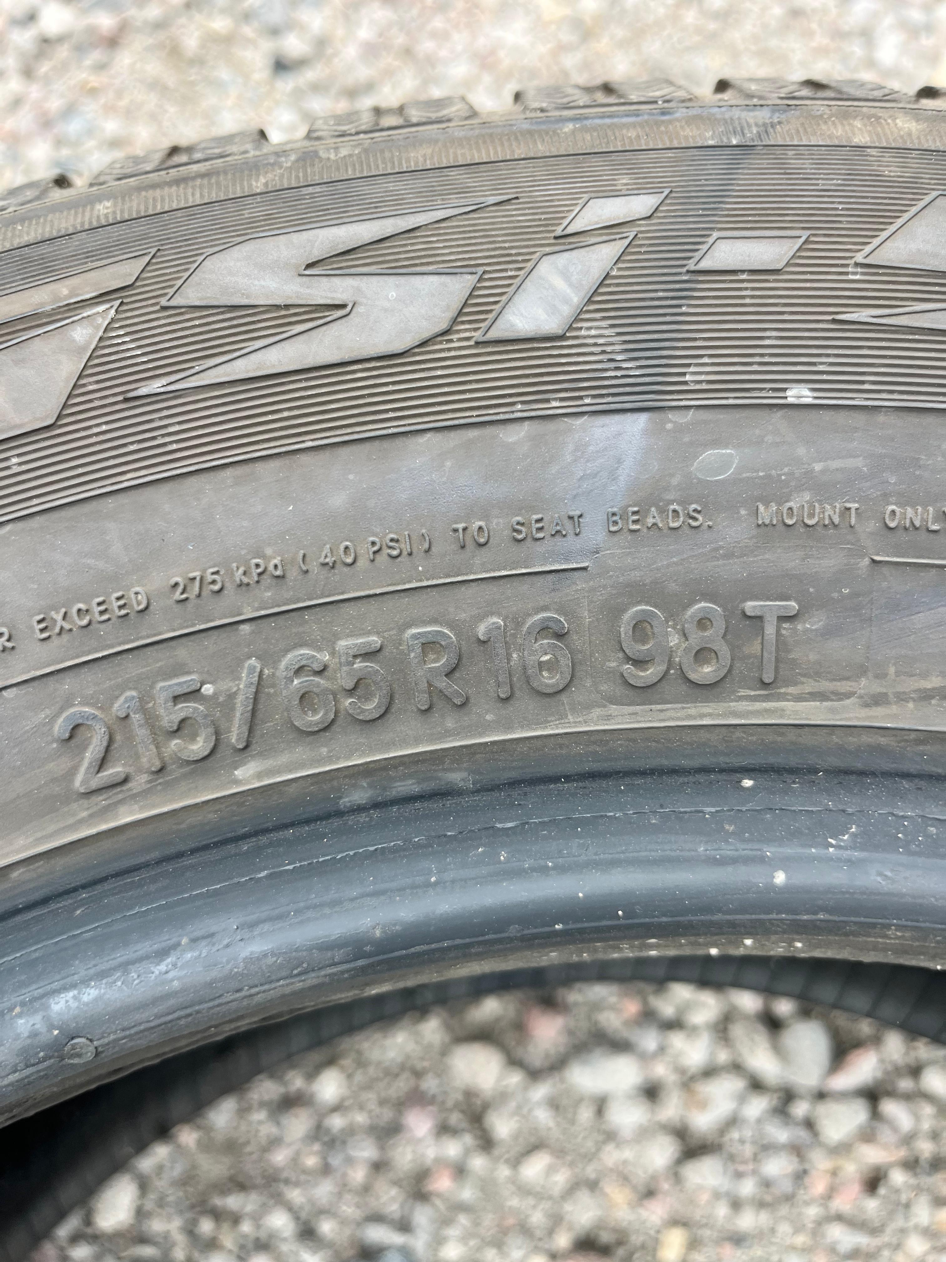 215/65R16  Pair (2 Used Tires) TOYO Observe GSi-5 ❄️