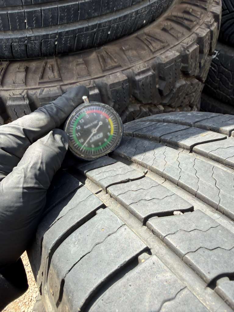 225/65R17 Set (4 Used Tires) Michelin X Tour AS2
