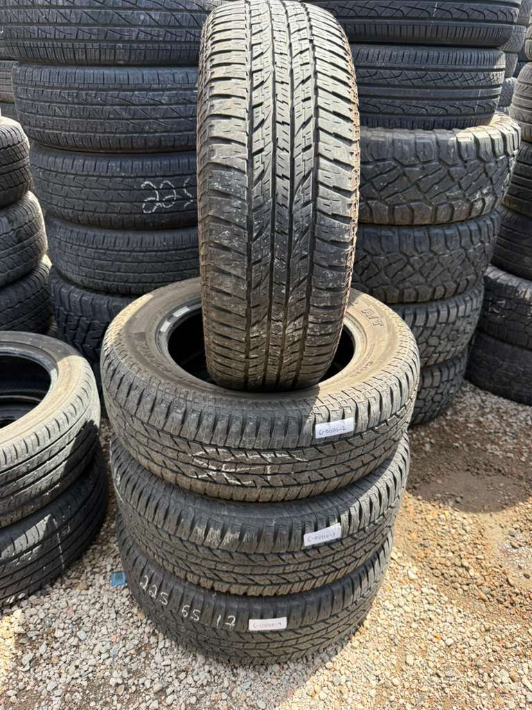 225/65R17 Set (4 Used Tires) Yokohama Geolandar A/T G015