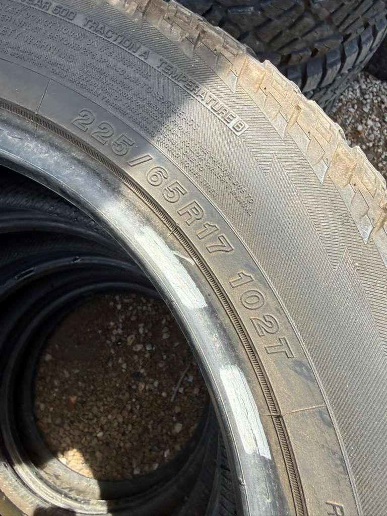 225/65R17 Set (4 Used Tires) Yokohama Geolandar A/T G015