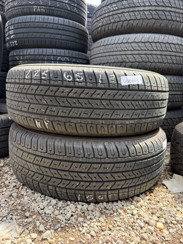 225/65R17 Pair (2 Used Tires) Phantom C- Sport