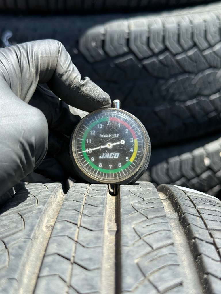 215/65R17 (3 Used Tires) Advanta ER-800