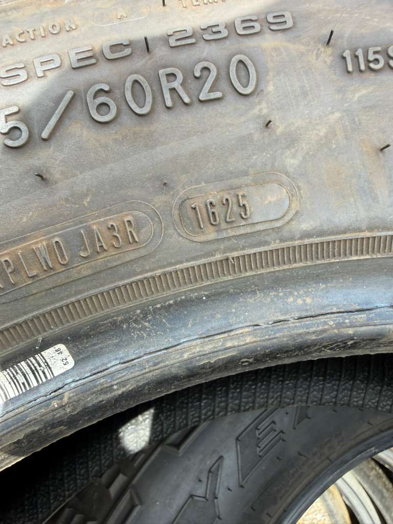 275/60R20 Set (4 Used Tires) Goodyear  Wrangler TrailRunner AT