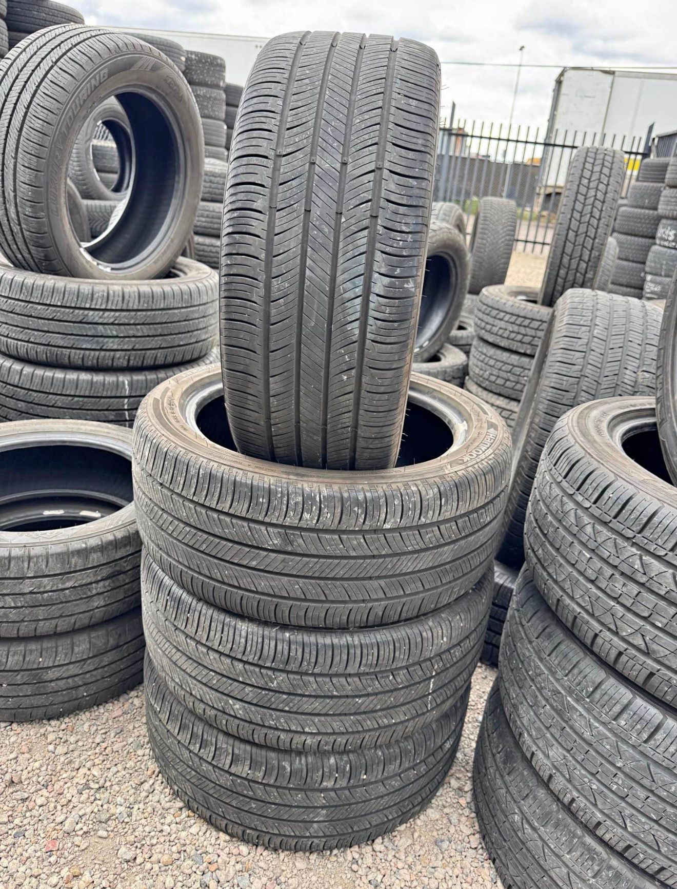 225/45R17 Set (4 Used Tires) Hankook Kinergy GT