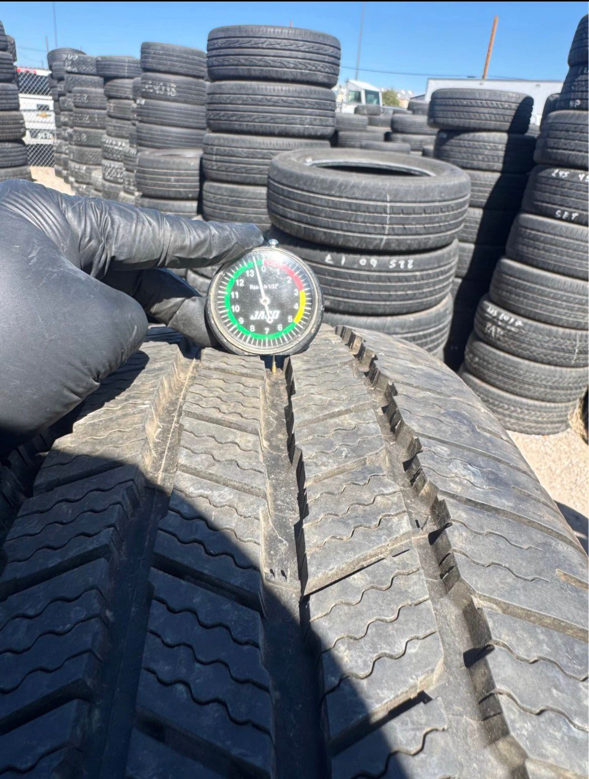 275/65R18 Set (4 Used Tires) Michelin Defender LTX