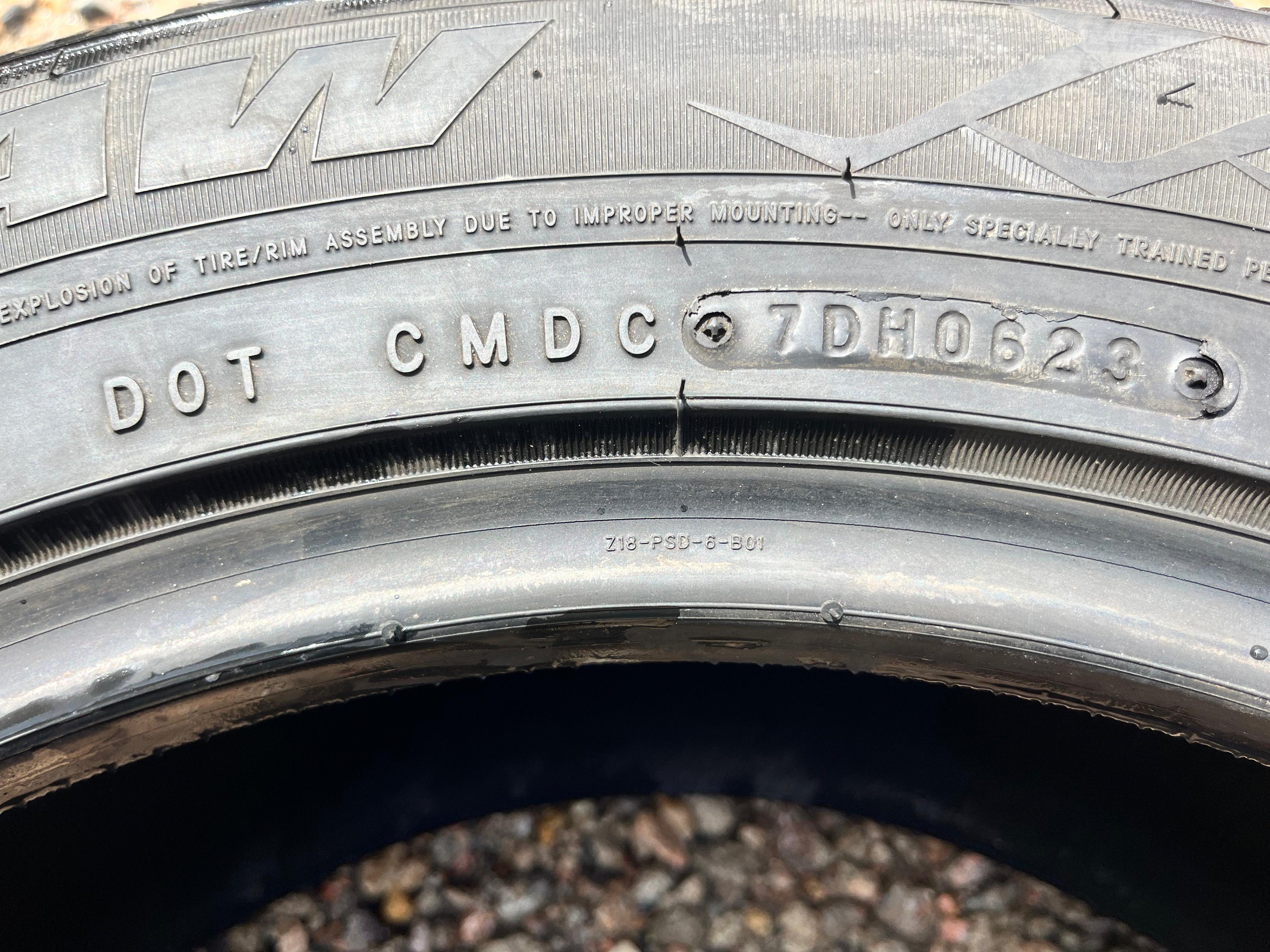 235/60R18 Set (4 Used Tires) Artic Claw Winter WXI