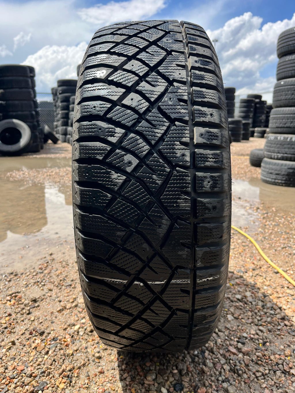 235/60R18 Set (4 Used Tires) Artic Claw Winter WXI