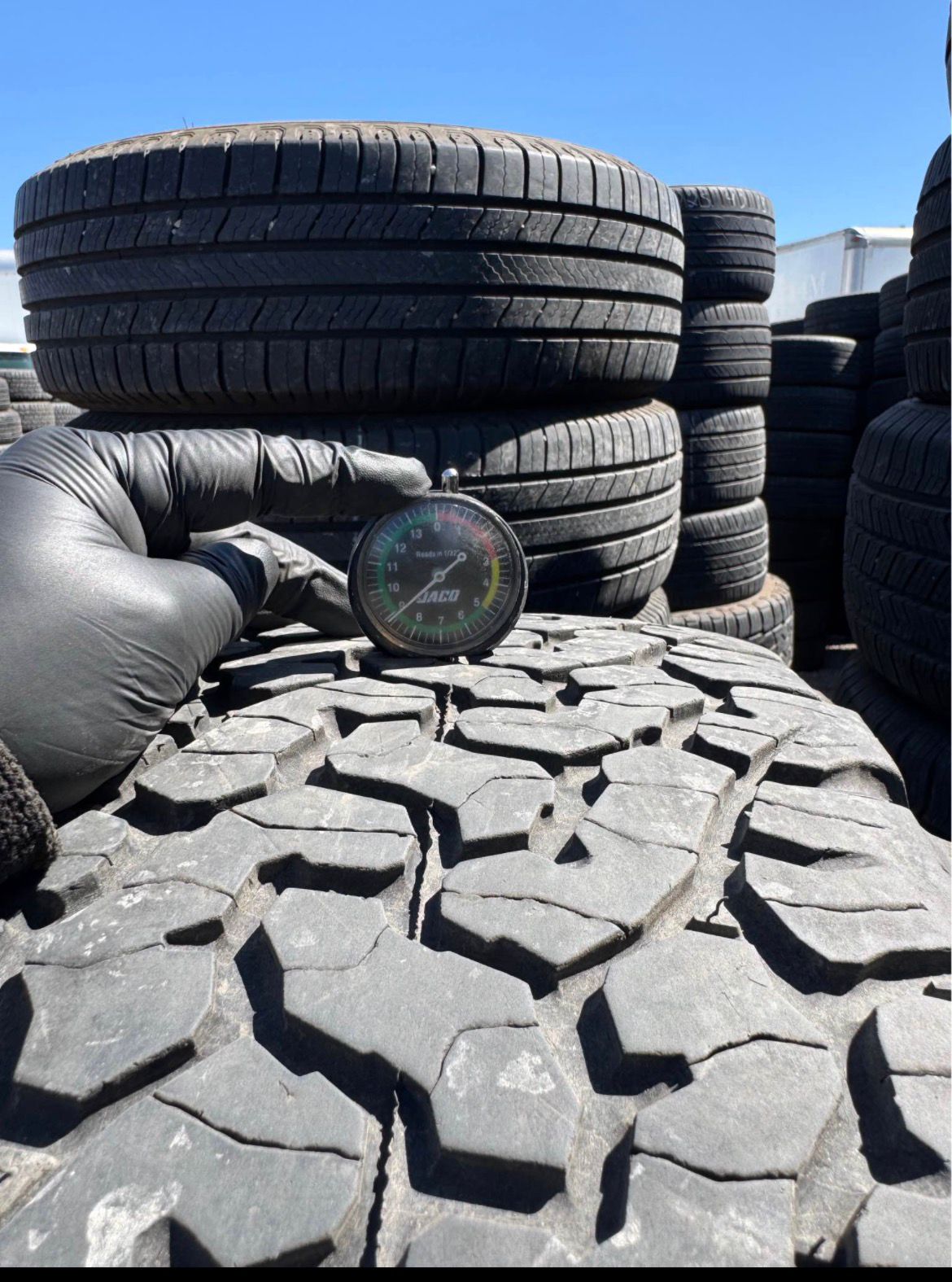 LT275/70R18 Set (4 Used Tires) BFGoodrich All Terrain KO2