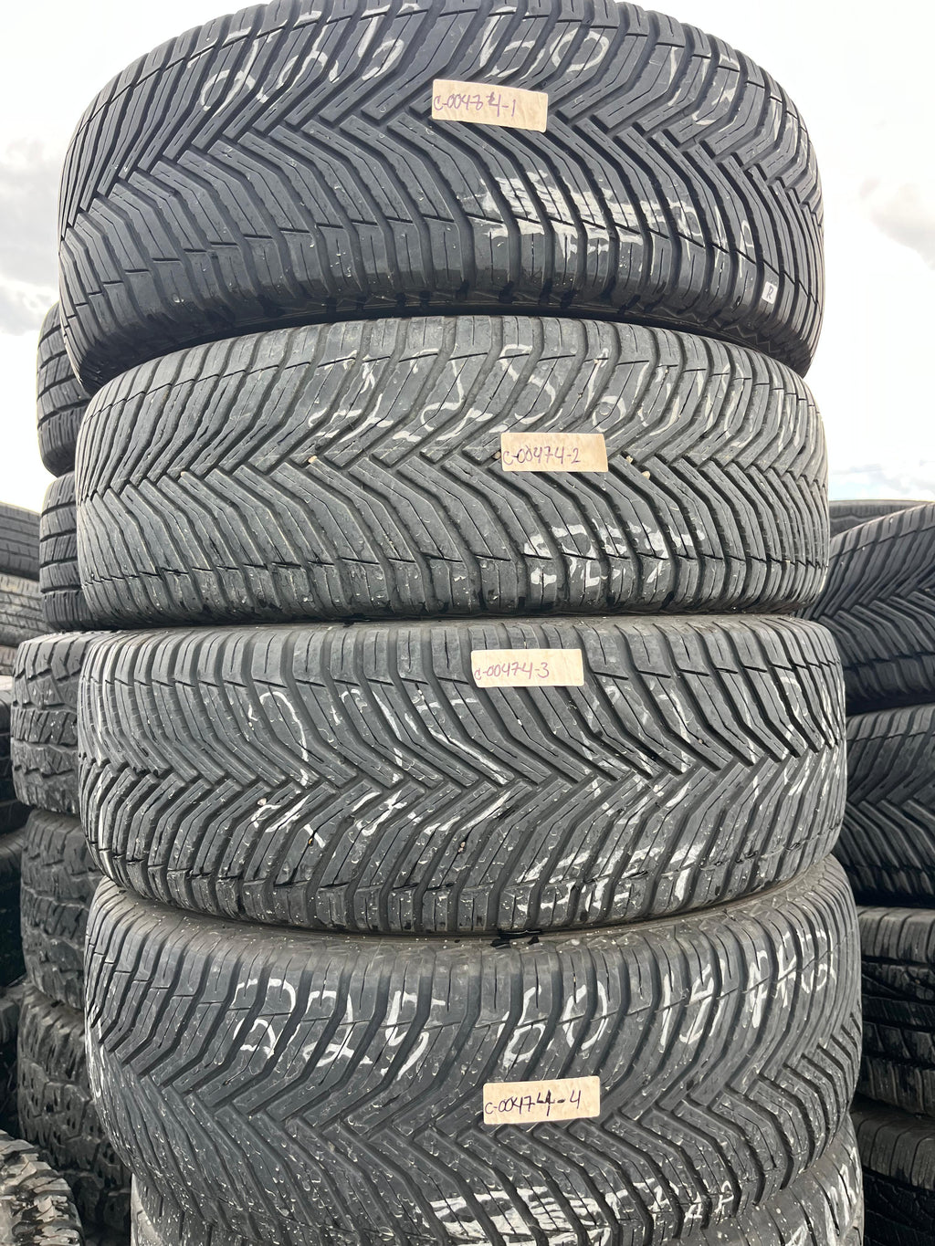 225/60R18 Set (4 Used Tires) Michelin Cross Climate