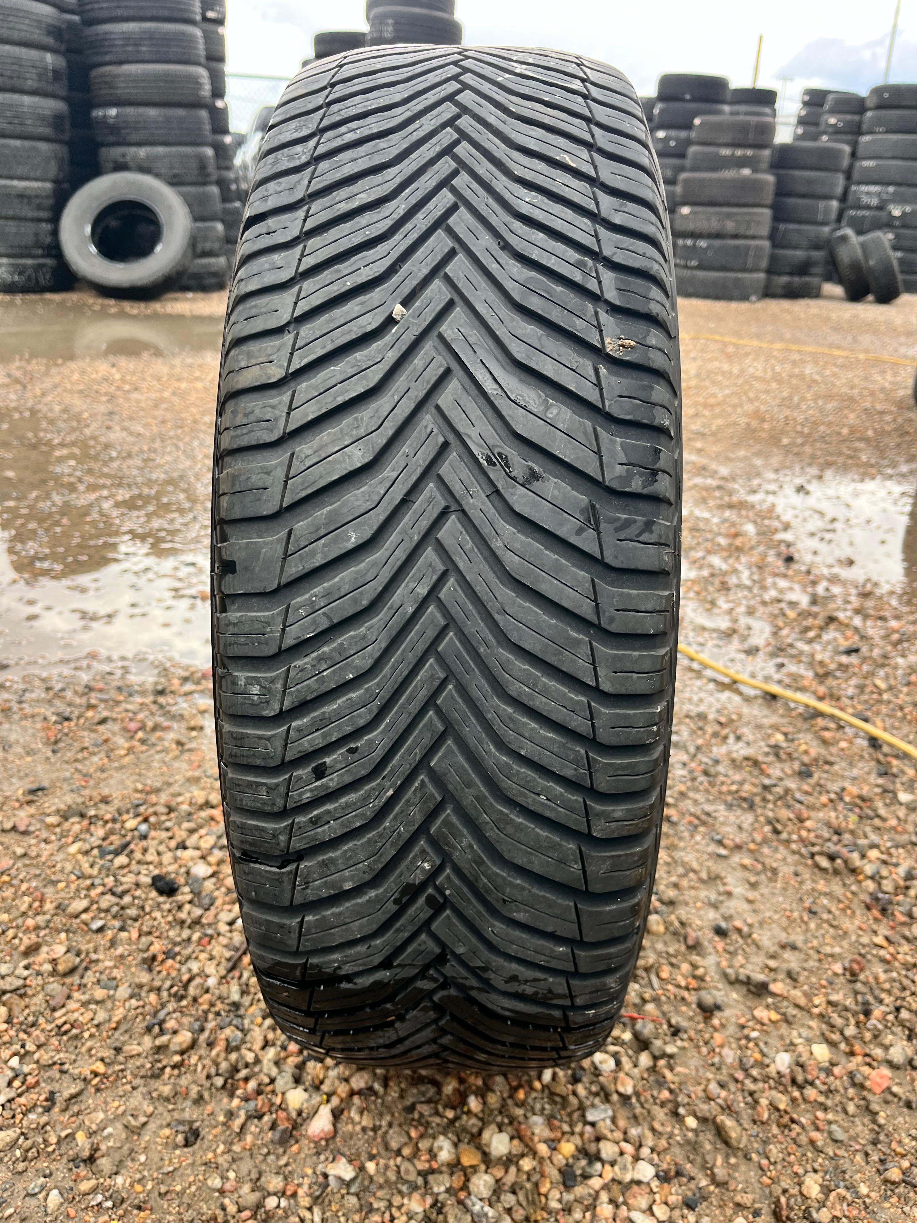 225/60R18 Set (4 Used Tires) Michelin Cross Climate
