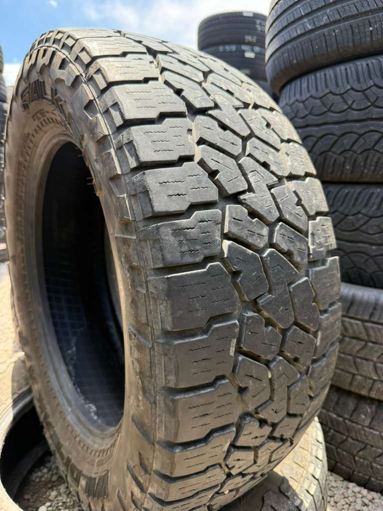 LT285/60R20 Pair (2 Used Tires) Falken Wildpeak A/T