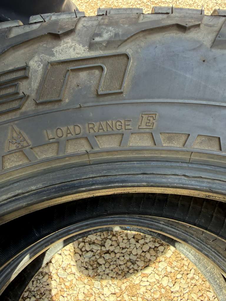 LT285/60R20 Pair (2 Used Tires) Falken Wildpeak A/T