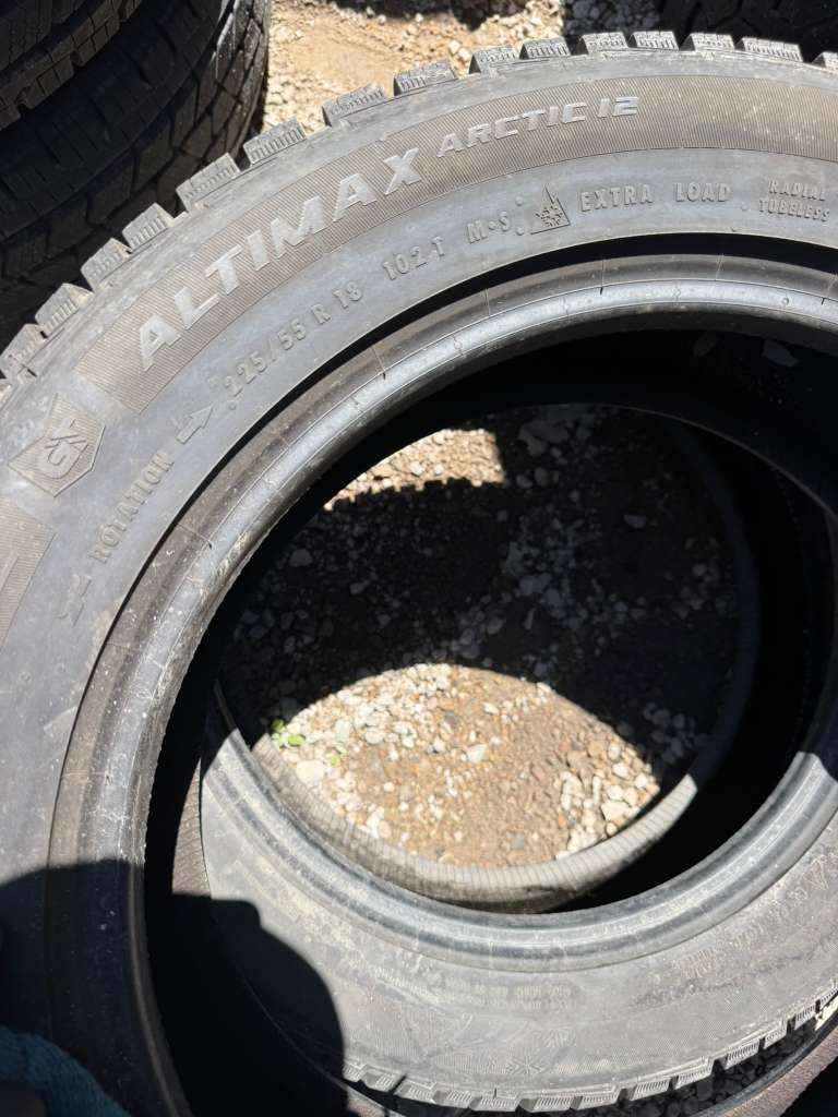 225/55R18 Pair (2 Like New Tires) General Altimax Artic