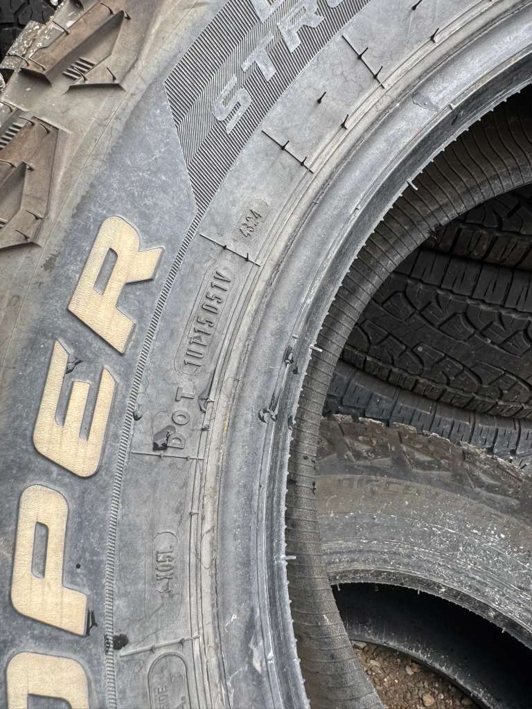 LT275/70R18 Pair (2 Used Tires) Cooper  Discoverer Stronghold AT