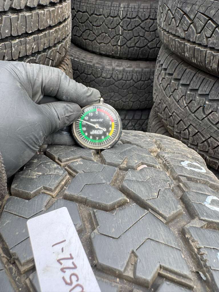 LT275/70R18 Pair (2 Used Tires) Cooper  Discoverer Stronghold AT