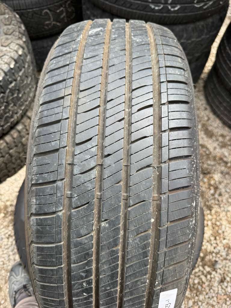 245/60R18 Pair (2 Like New Tires) Celimo Salient