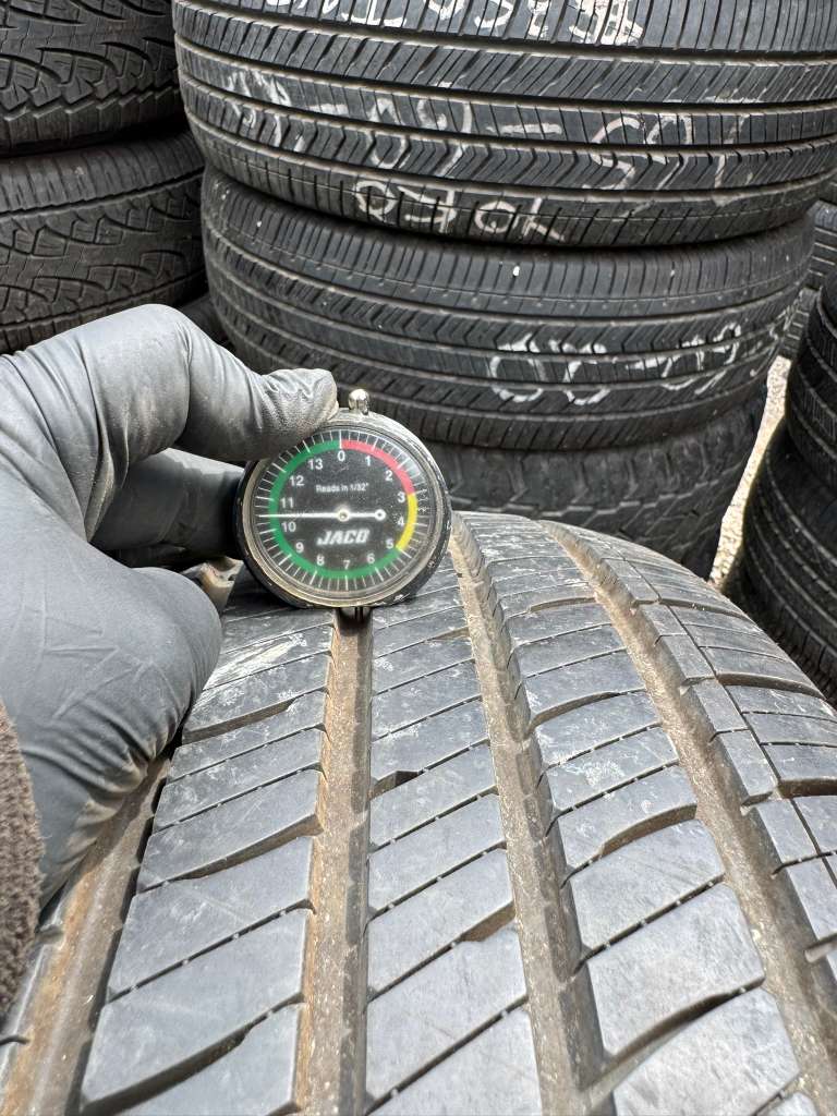 245/60R18 Pair (2 Like New Tires) Celimo Salient