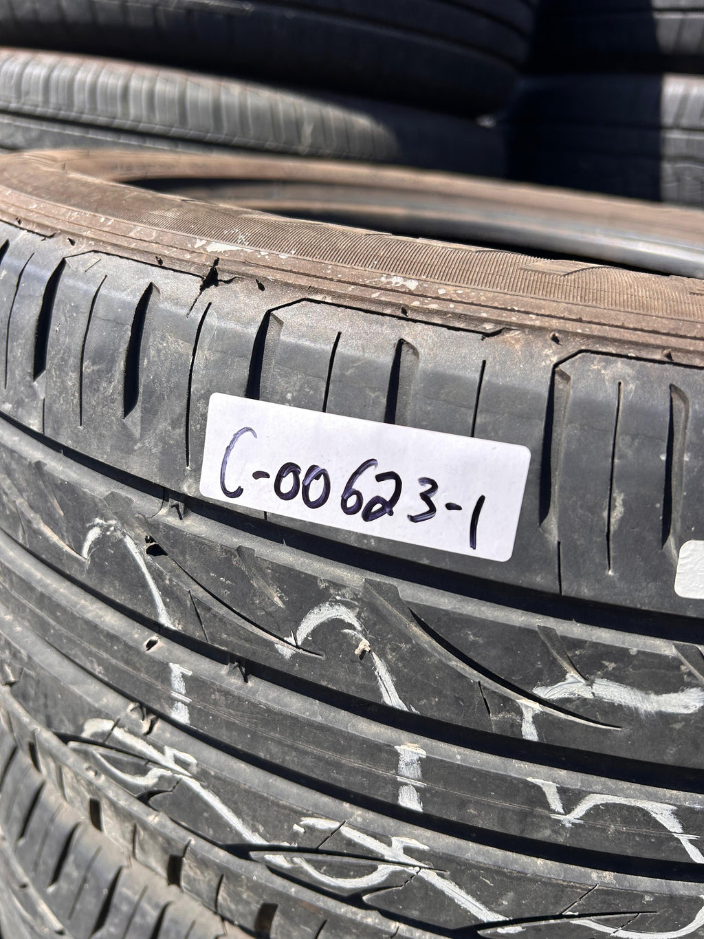 225/50R17 Set (4 Used Tires) Lexani LX UHP 202