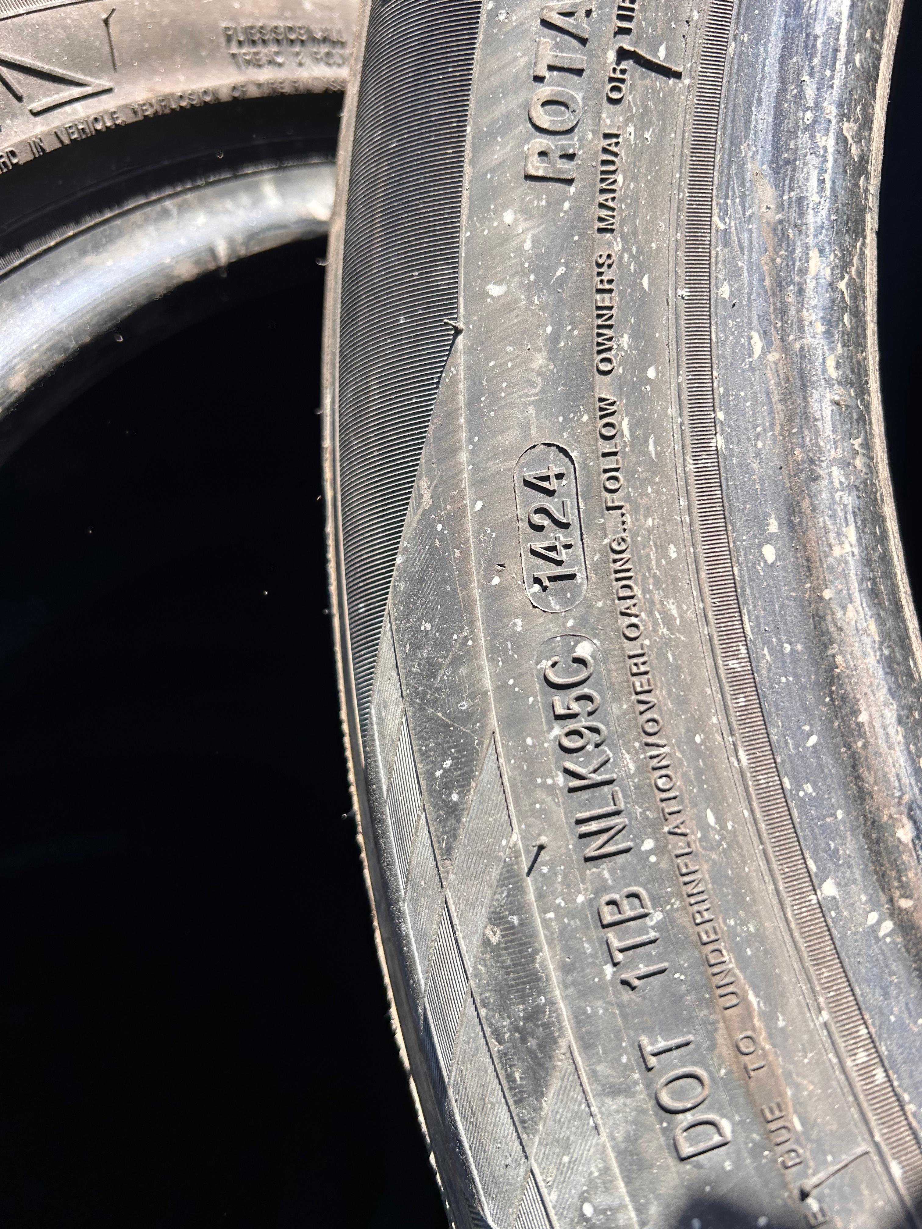 225/50R17 Set (4 Used Tires) Lexani LX UHP 202