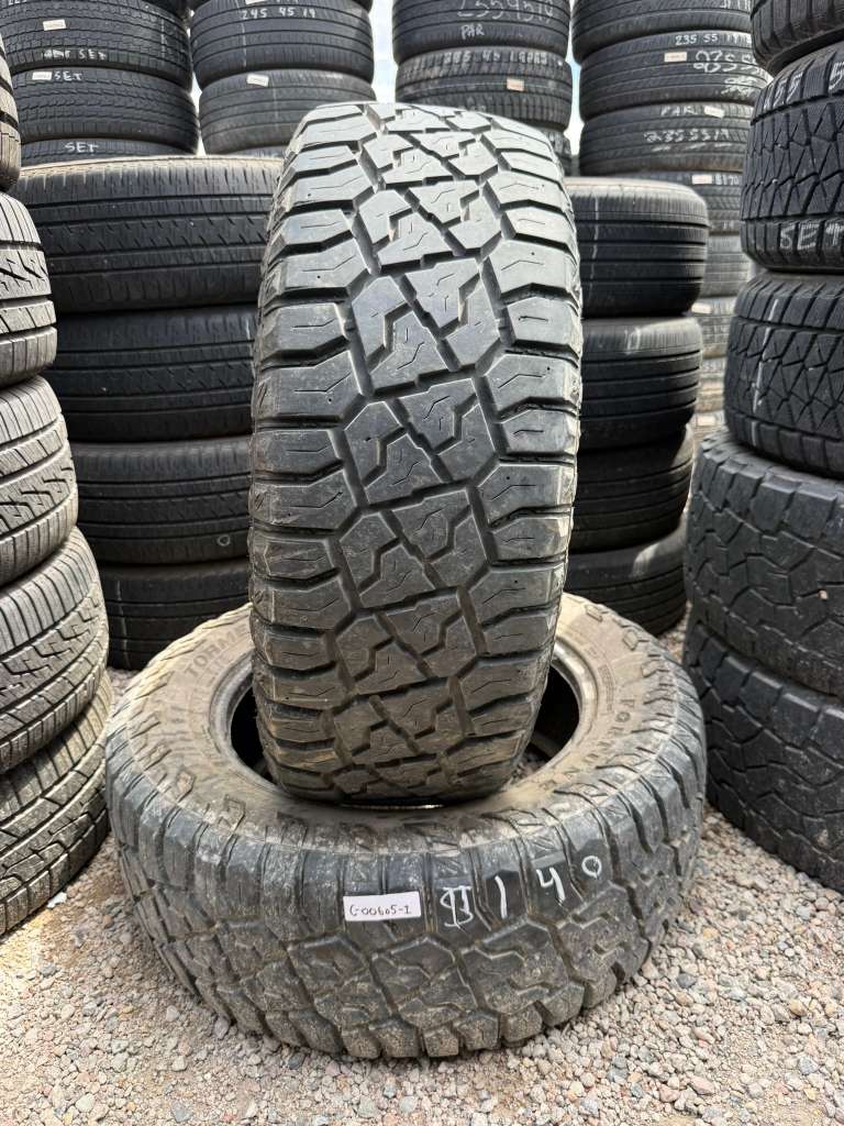 LT285/60R20 Pair (2 Used Tires) Fortune Tormenta R/T