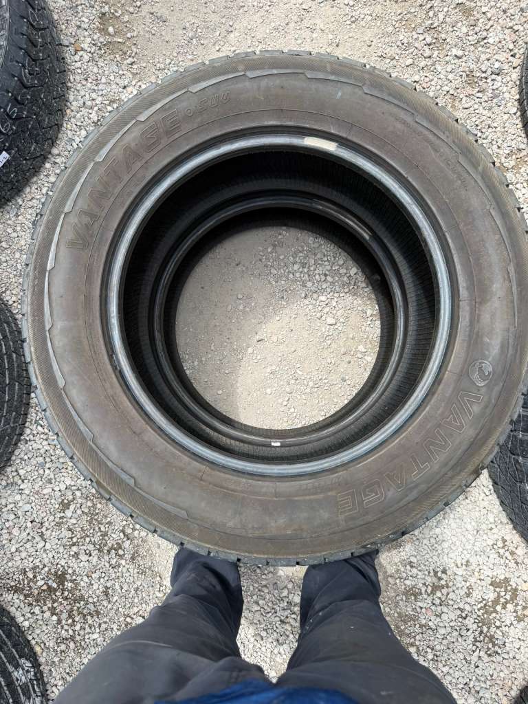 275/60R20 Pair (2 Used Tires) Vantage SUV