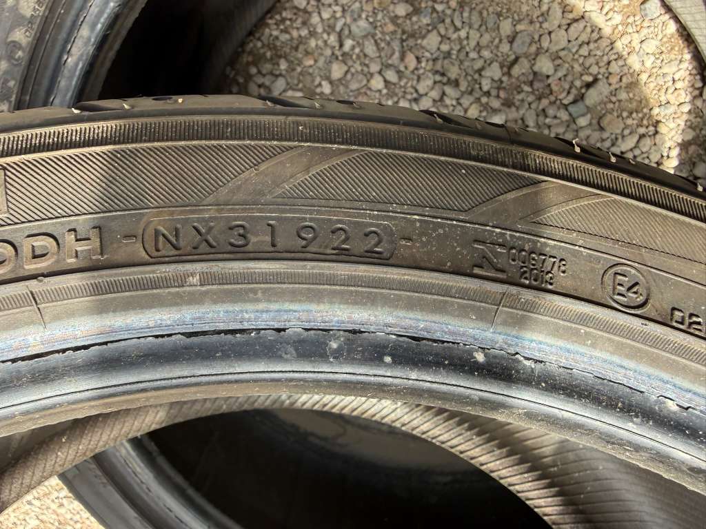 255/40R20 Pair (2 Used Tires) Yokohama Parada Spec-X