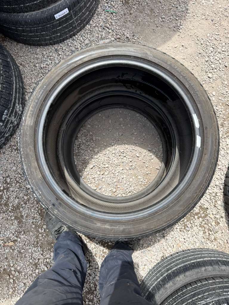 255/40R20 Pair (2 Used Tires) Yokohama Parada Spec-X