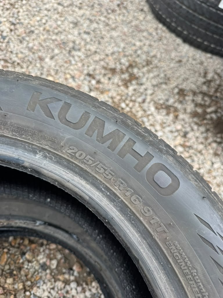205/55R16 Pair (2 Used Tires) Kumho Solus