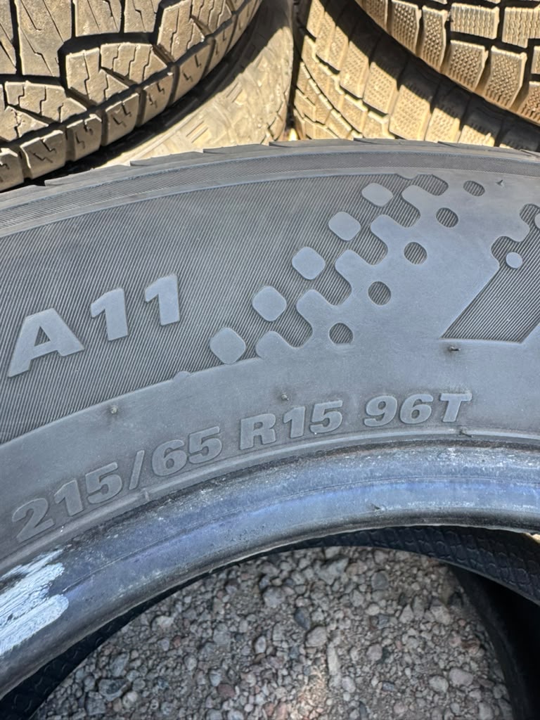 215/65R15 Pair (2 Used Tires) Kumho Solus