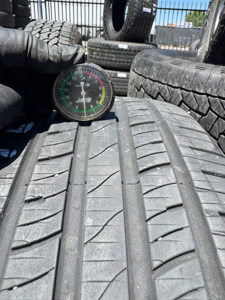 205/55R16 Pair (2 Used Tires) Mastercraft Stratus