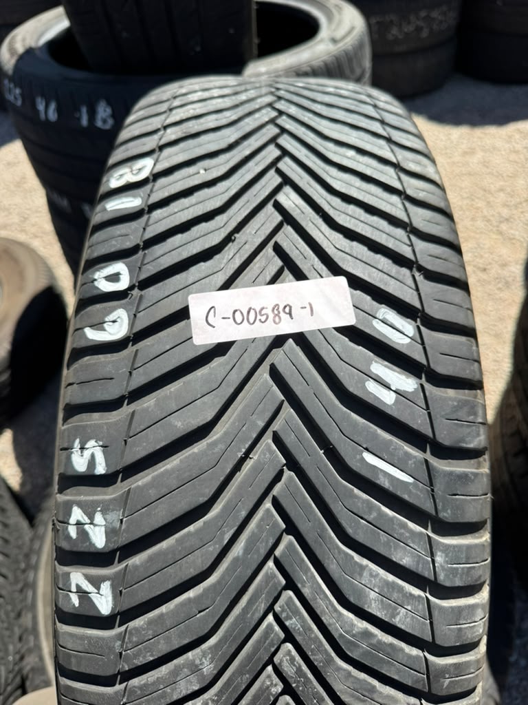 225/60R18 Pair (2 Used Tires) Michelin Cross Climate