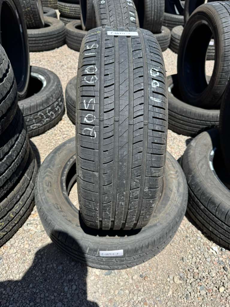205/60R16 Pair (2 Used Tires) Mastercraft Stratus