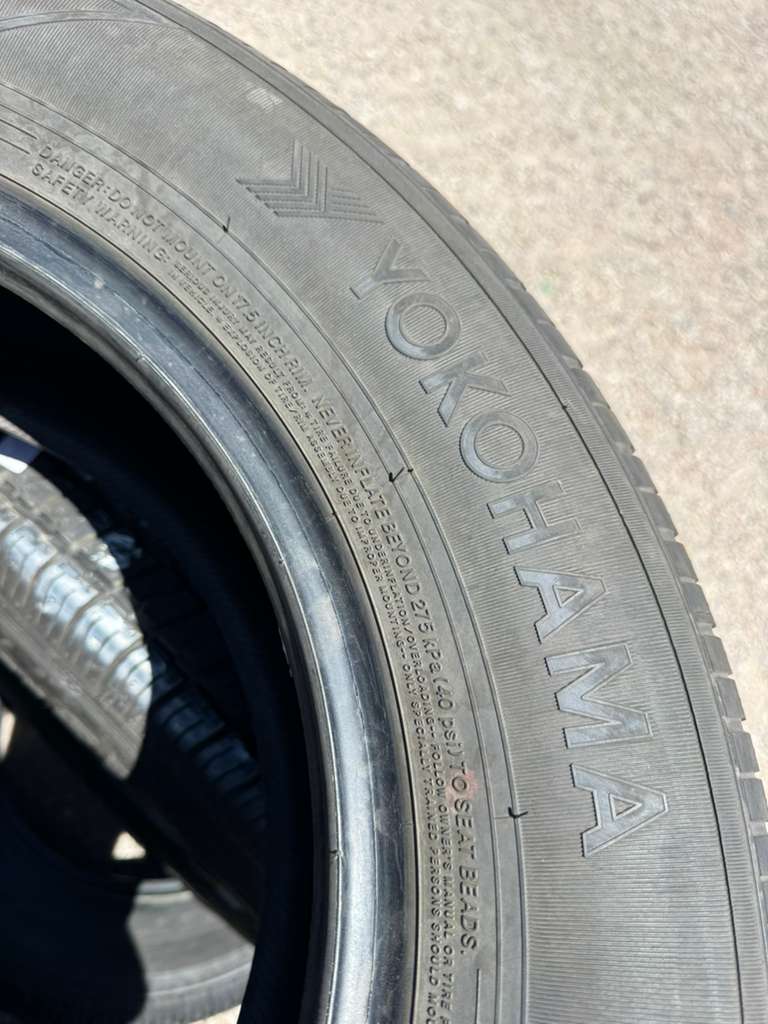 235/65R17 Set (4 Used Tires) Yokohama Avid S38