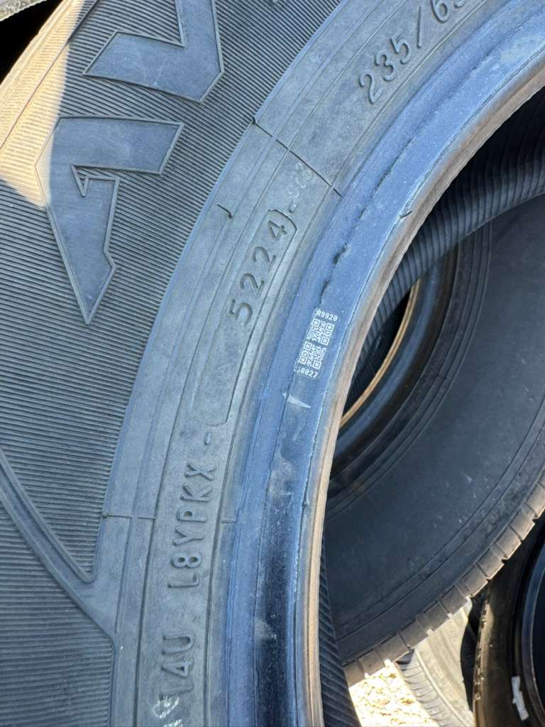 235/65R17 Set (4 Used Tires) Yokohama Avid S38
