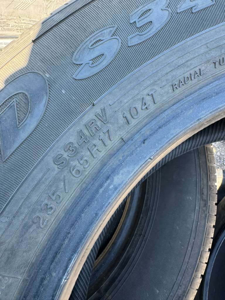 235/65R17 Set (4 Used Tires) Yokohama Avid S38