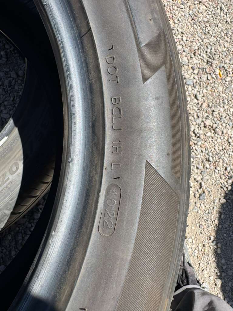 235/50ZR18 Pair (2 Used Tires) Laufenn S Fit