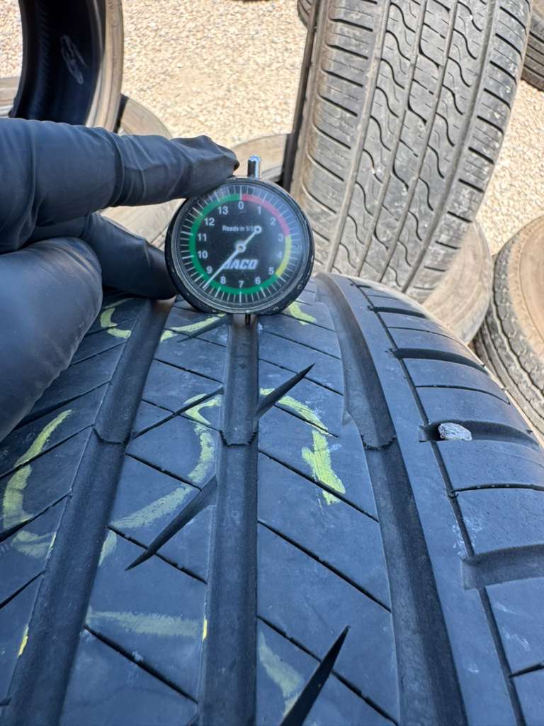 235/50ZR18 Pair (2 Used Tires) Laufenn S Fit