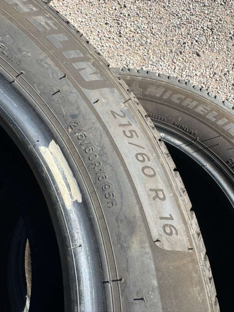 215/60R16 Set (4 Used Tires) Michelin Defender &  Michelin X Tour