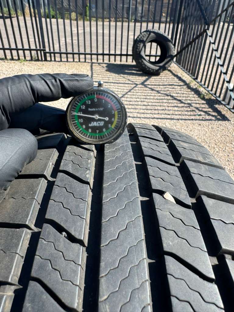 215/60R16 Set (4 Used Tires) Michelin Defender &  Michelin X Tour
